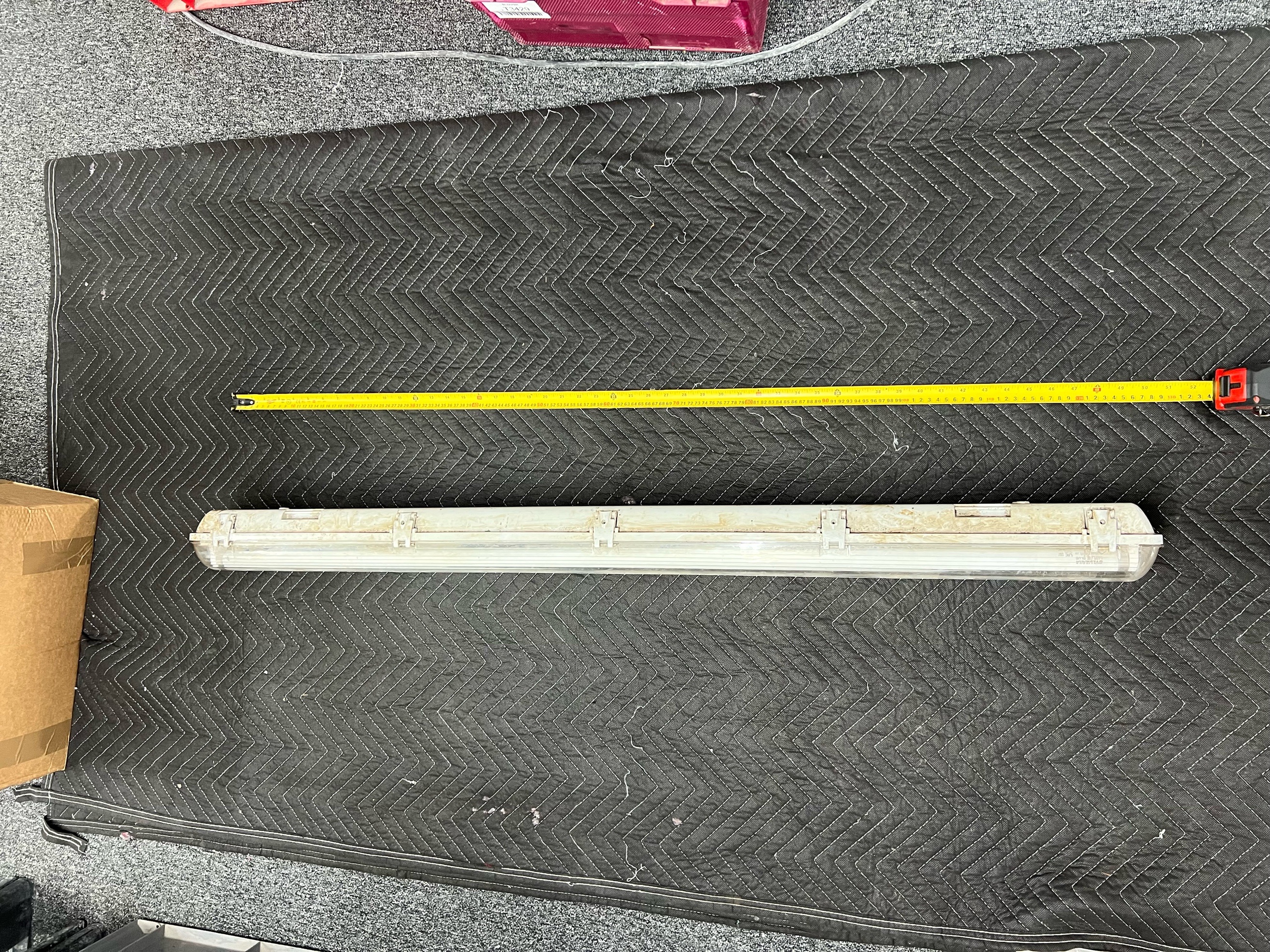 Twin 4' vapour proof Fluorescent fitting — asset 0006-0001