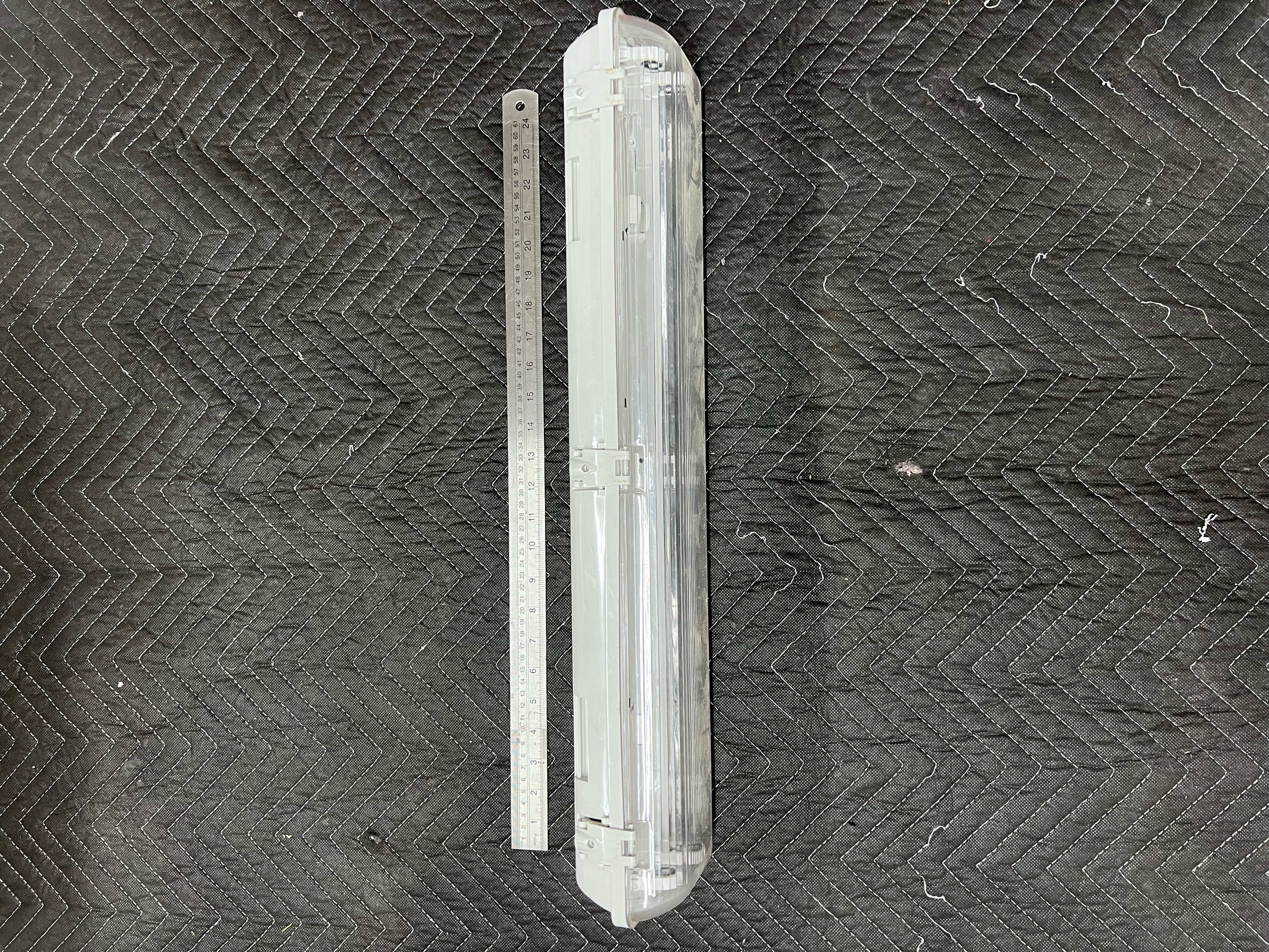 Twin 2' vapour proof Fluorescent fitting — asset 0007-0001