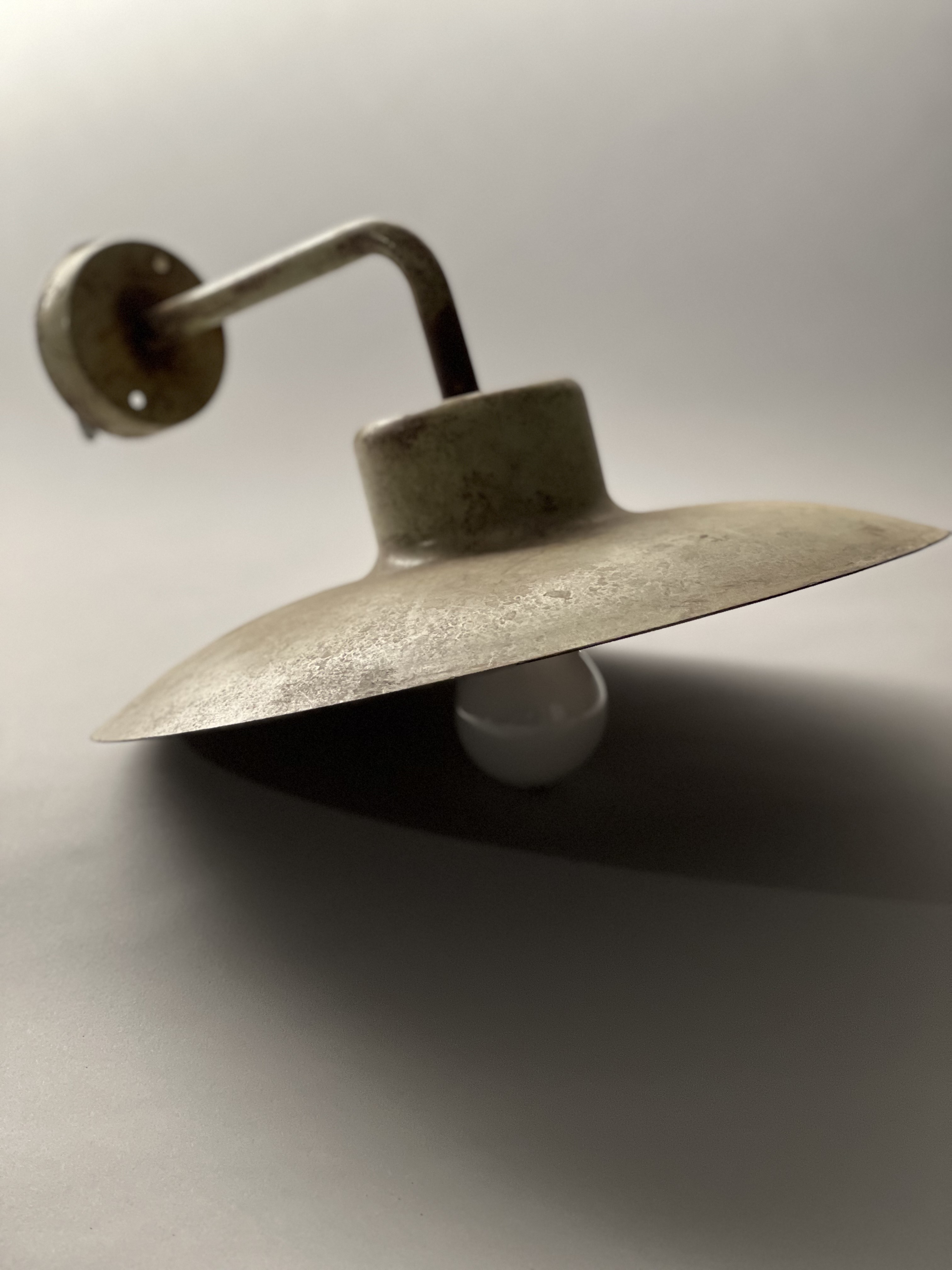 Exterior Wall Bracket with Shade - Vintage โ asset 0010-0001